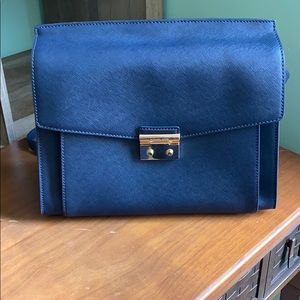 Michael Kors Navy Blue shoulder bag.